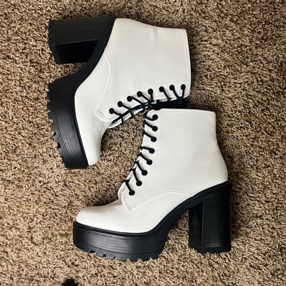 Ankle Zipper Heels Boots Size 10 - Picture 3 of 4